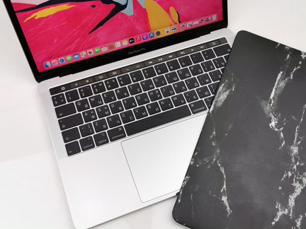 MacBook Pro 2019 256Gb как новый