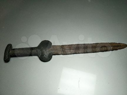 Деревянная копия меча