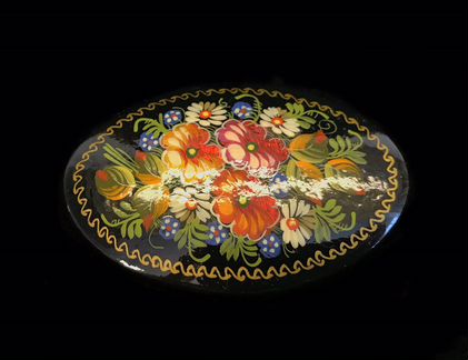 Винтажная брошка. Дерево с росписью