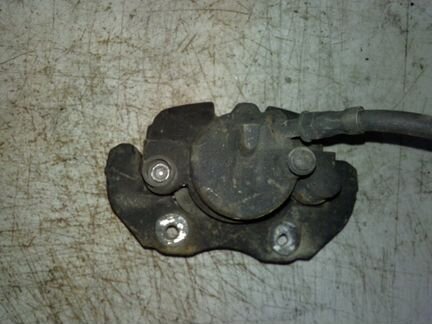 Суппорт передний правый Ford Focus 2 2004-2011