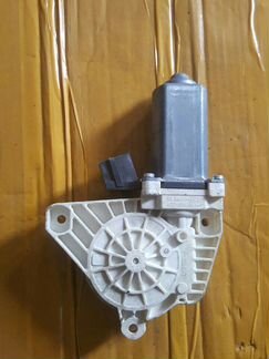 Моторчик стеклоподъемника передний Mercedes W221