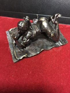 Девушка с куклой