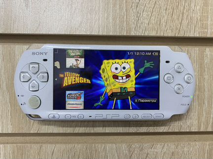 Sony PSP 3008 белая 64Gb, новогодний комплект