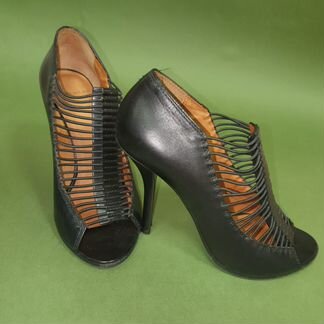 Босоножки- туфли givenchy