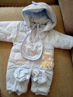 Осенний комбез на мальчика с варежками и слюнявчик