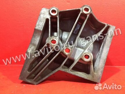 Кронштейн промежуточного вала Land Rover