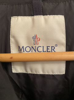 Пуховик черный Moncler, размер S