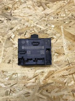 Блок управления дверью Skoda Superb седан cdab