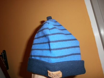 Шапки из хлопка голубые. Колготки