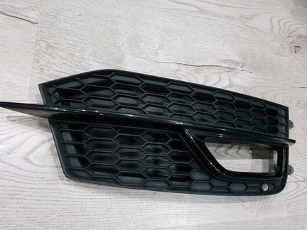 Рамка правой птф на audi