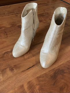 Свадебные полусапожки на танкетке