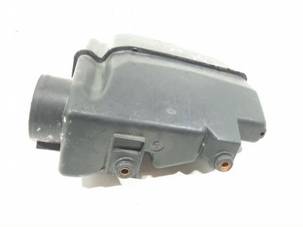 Резонатор воздушного фильтра передний Nissan